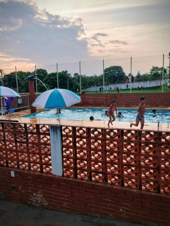 Pousada Primavera Olimpia-Sp Proximo Ao Termas Dos Laranjais エクステリア 写真